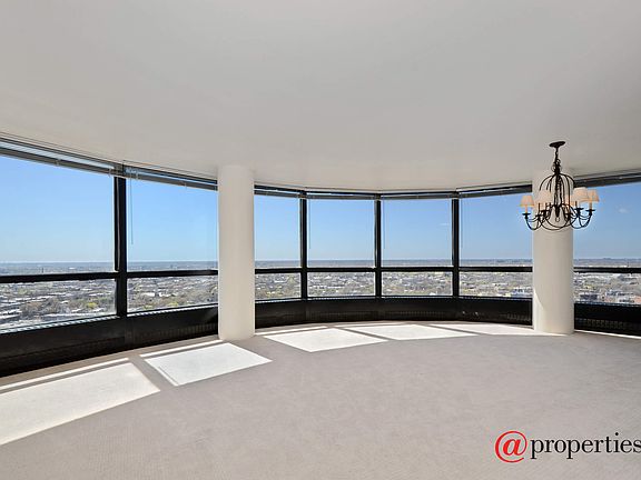 Living Room / Dining Room