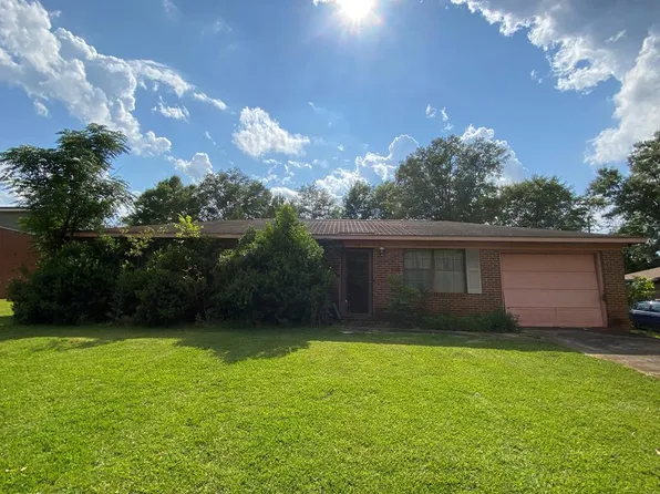 165 Hood St, Cuthbert, GA 39840