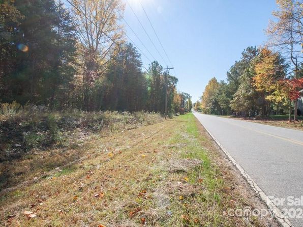 4444 Slanting Bridge Rd, Sherrills Ford, NC 28673