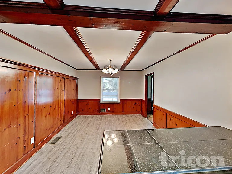 1606 Huntington Dr — Photo 3