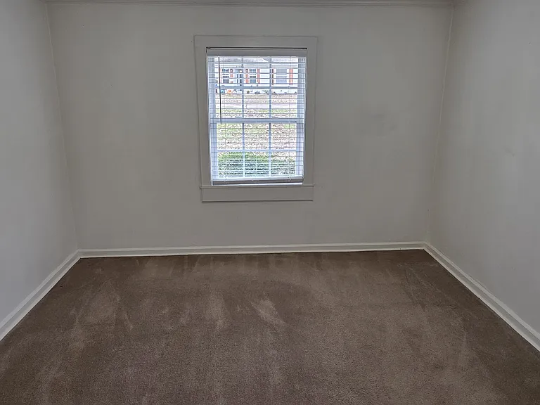 1722 Iris St — Photo 7
