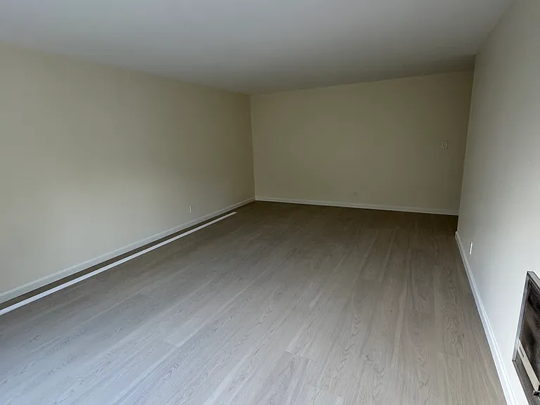 2770 Pine St #105 — Photo 8