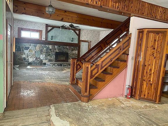 2nd image of 105 Hartman Rd