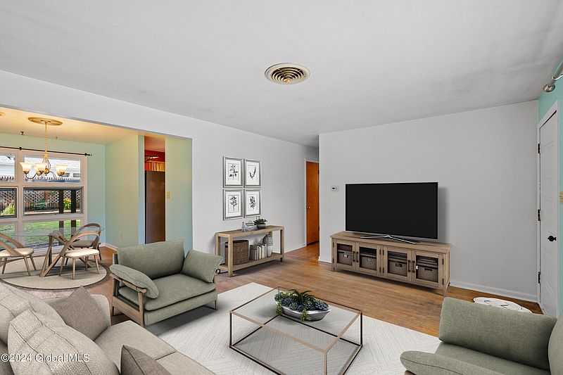 3rd image of 48 Winnie Street