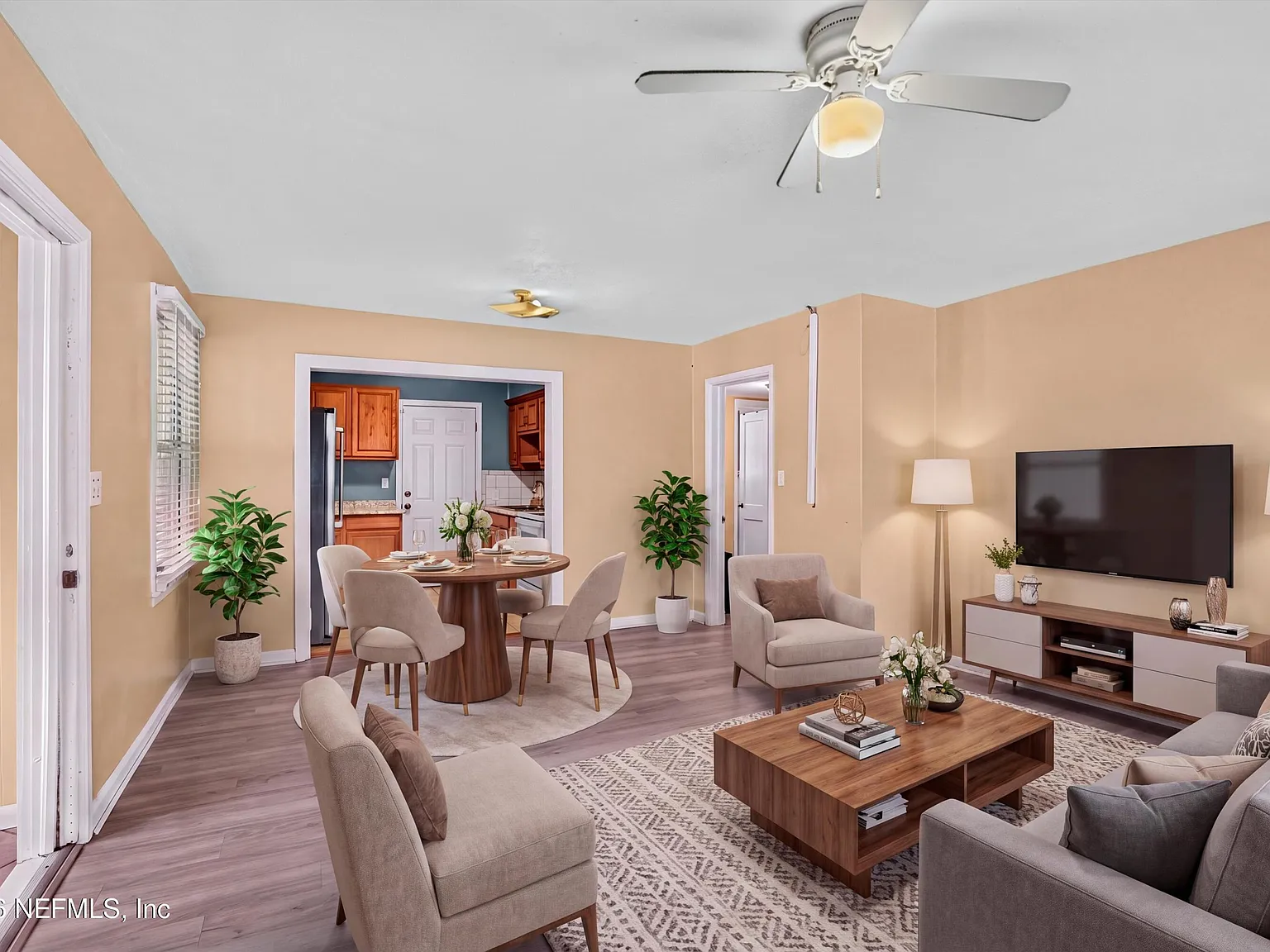 3 bed, 2.0 bath, 783 sqft, $1,650 — Photo 2