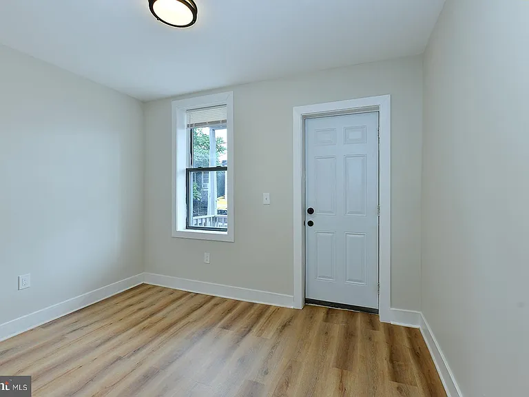 420 E 28th St — Photo 21
