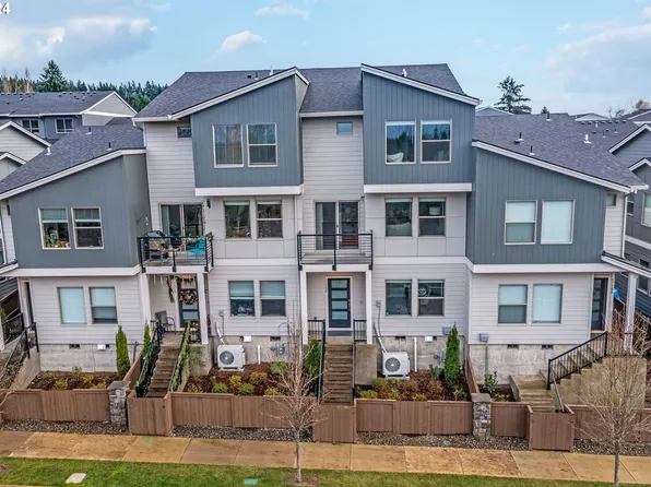 17298 SE Crossroads Ave, Happy Valley, OR 97086