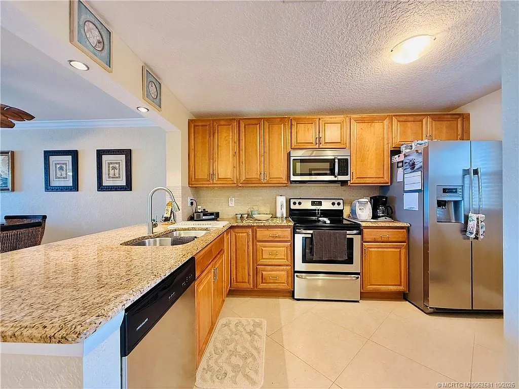 2 bed, 2.0 bath, 1053 sqft, $5,300 — Photo 4