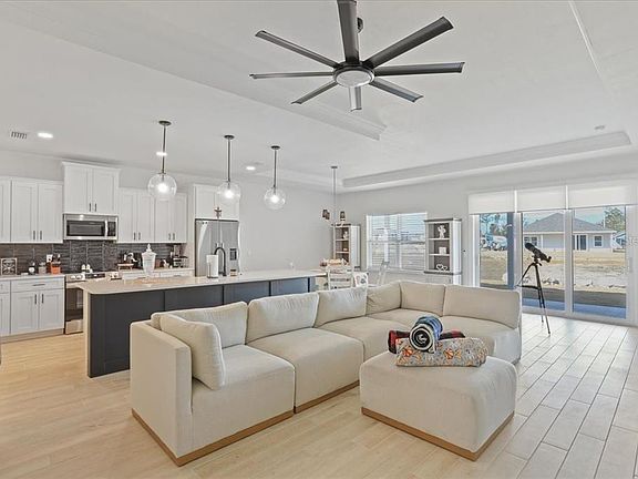 4th image of 1054 SW 67th St