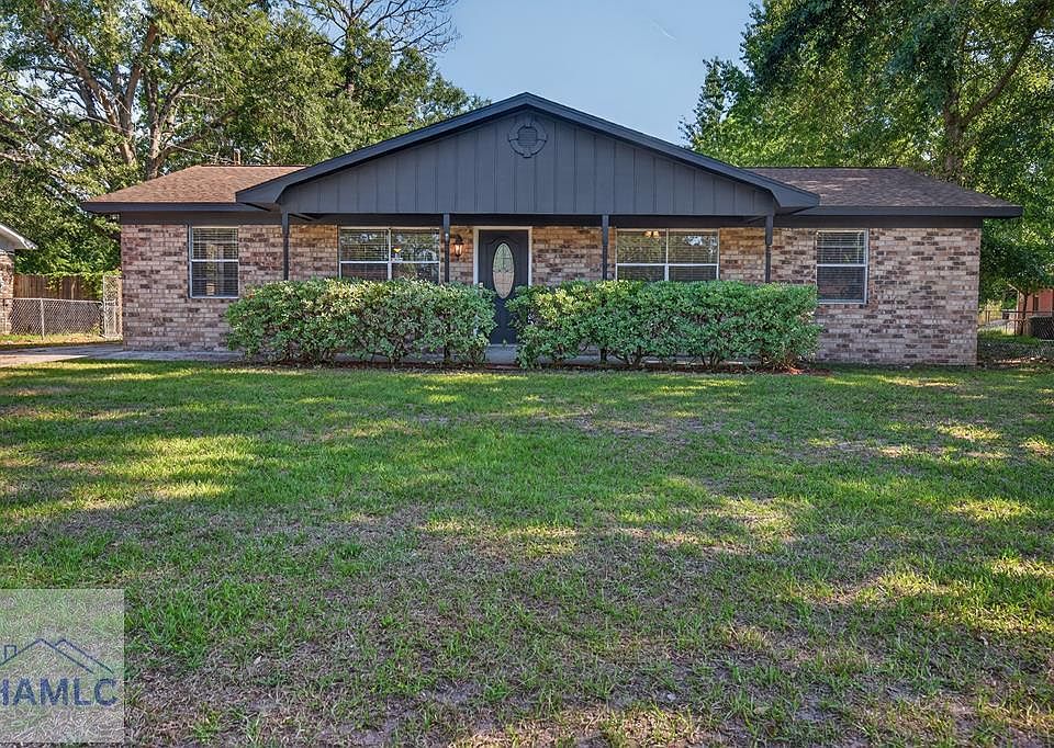 1st image of 241 Deerwood Dr