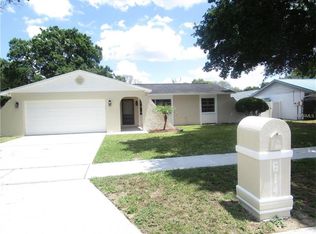 614 Red Robin Rd, Seffner, FL 33584