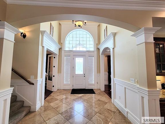 4th image of 799 Wolfcreek Cir