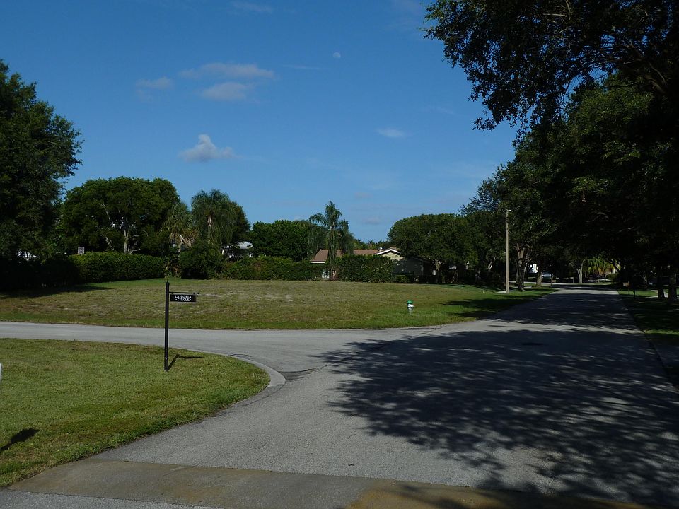1st image of 2624 Embassy Drive