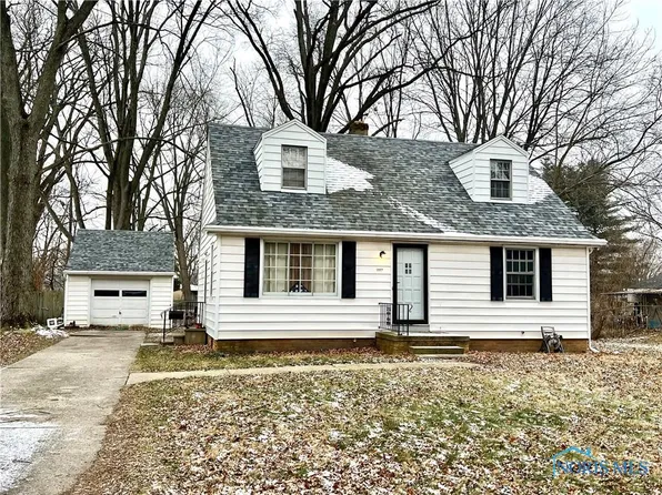 1027 Vanderbilt Rd, Toledo, OH 43615