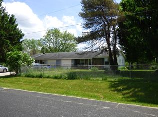 N71W35963 Mapleton Lake Dr #N71W35961, Oconomowoc, WI 53066