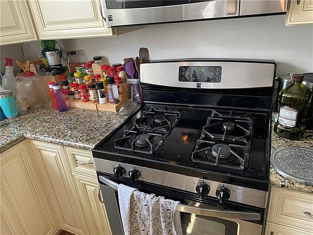 460 Carrollton Ave — Photo 4