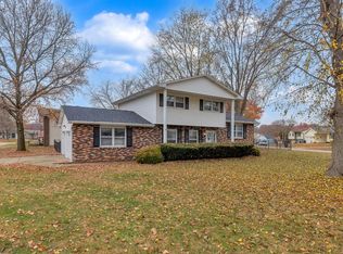 4740 E Willowbrook Ln, Decatur, IL 62521