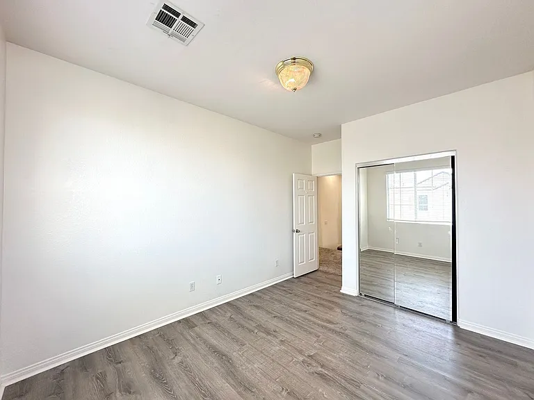 6056 Clear Sail Ct — Photo 21