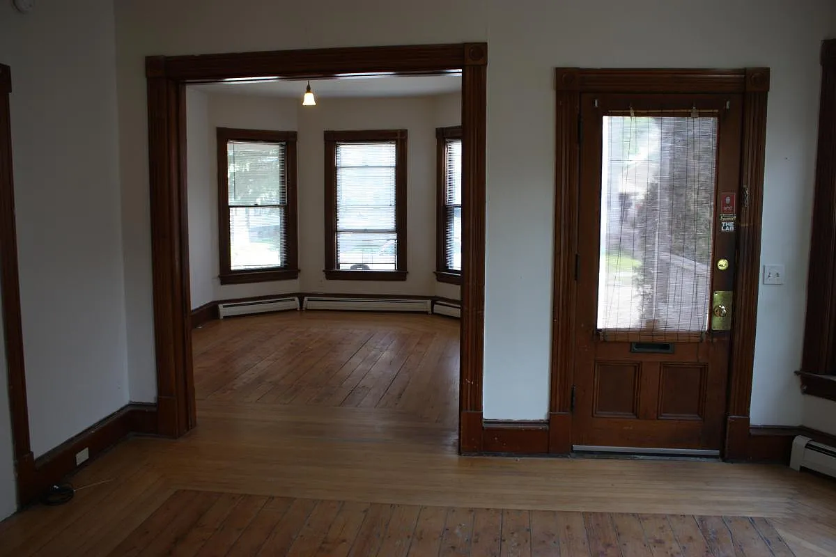 4 bed, $4,100 — Photo 4