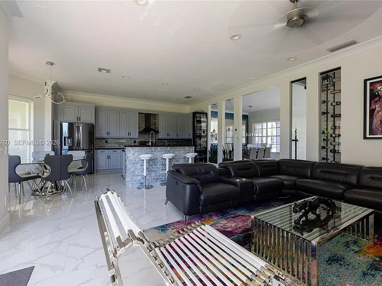 8904 Maple Hill Ct — Photo 5