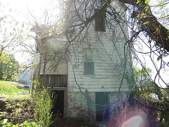 5th image of 411 13th St