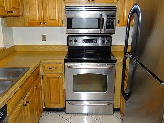 2nd image of 13905 Fletchers Mill Dr