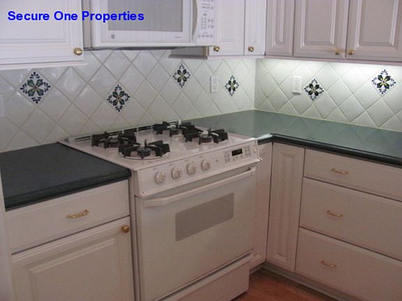 4th image of 1102 Nottingwood Cir