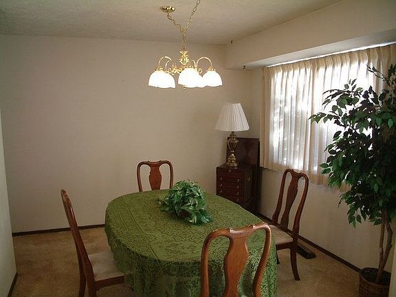 3rd image of 326 Hilltop Ave