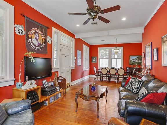 3rd image of 5535 W End Blvd