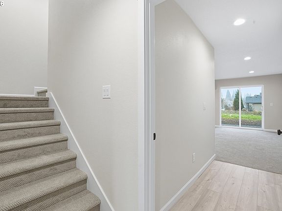5th image of 4668 SE 2nd St
