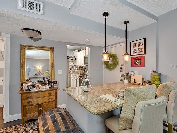 2nd image of 3325 Bayshore Blvd Unit B35