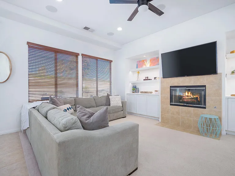 43560 Parkway Esplanade W — Photo 24