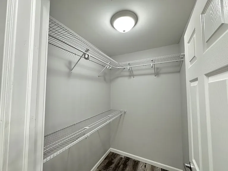 704 E Chestnut Ave — Photo 28