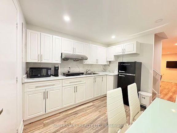 4th image of 11 Bloom St #Basement