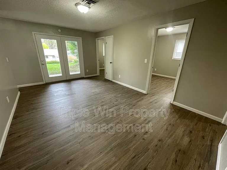 3125 Saint Catherine St — Photo 12