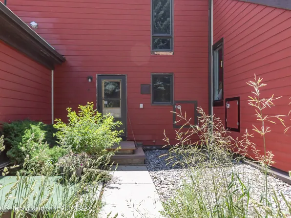 980 Simon Ln APT 15, Jackson, WY 83001