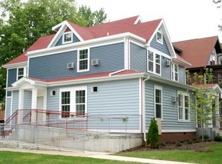 601 W Green St, Urbana, IL 61801
