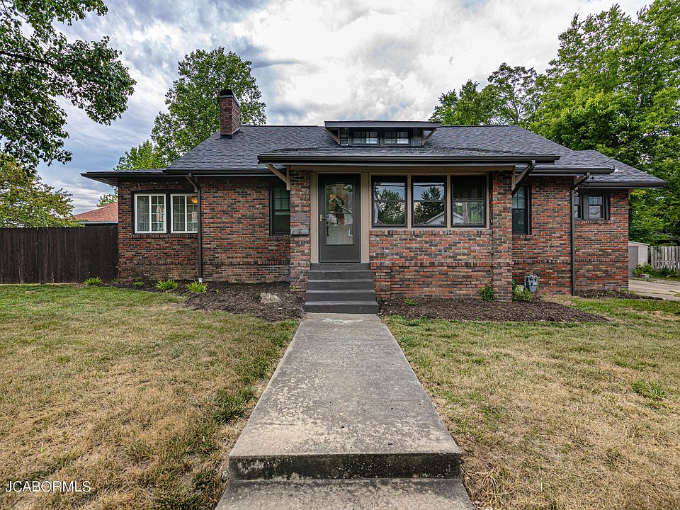 1st image of 1014 Moreau Dr