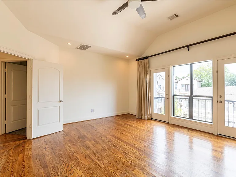 4233 Childress St — Photo 38
