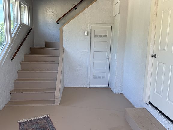 2nd image of 937 Vine St