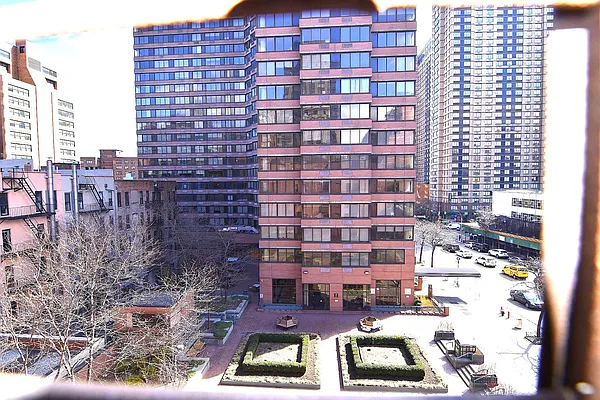 Rented by Manhattan Spaces | media 32