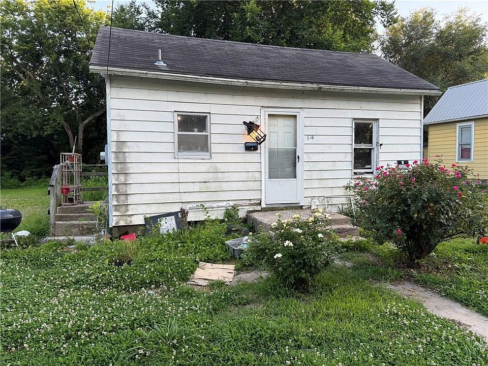 1st image of 814 E Green St