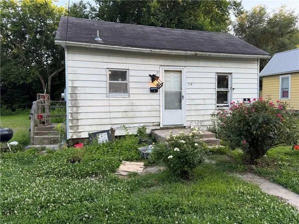 814 E Green St, Clinton, MO 64735