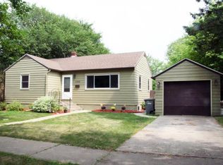 1702 7th St S, Moorhead, MN 56560
