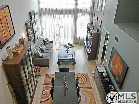 5th image of 12837 Moorpark St Unit 304