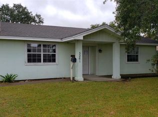 5261 25th St, Groves, TX 77619