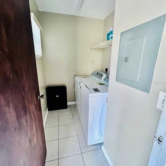 2735 SW 35th Pl #2004 — Photo 13