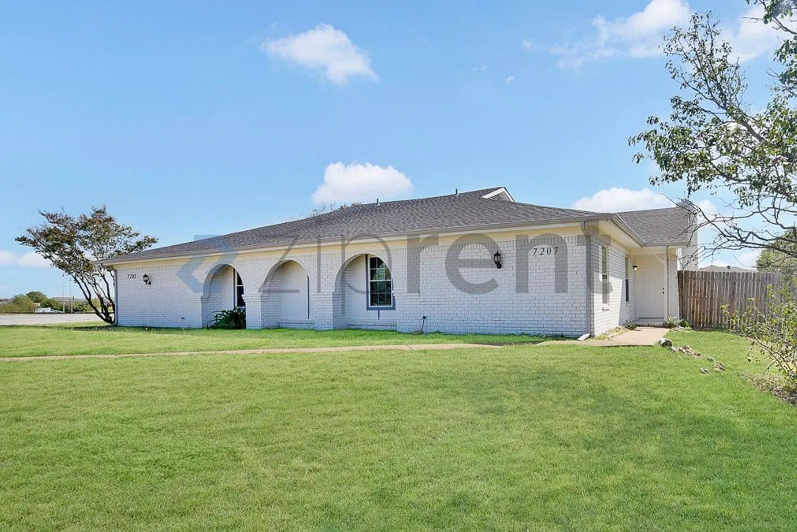 Lake Country Estates Addition — Photo 2