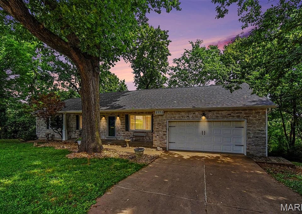 1st image of 3772 Three Oaks Ln