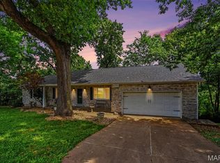 3772 Three Oaks Ln, Bridgeton, MO 63044
